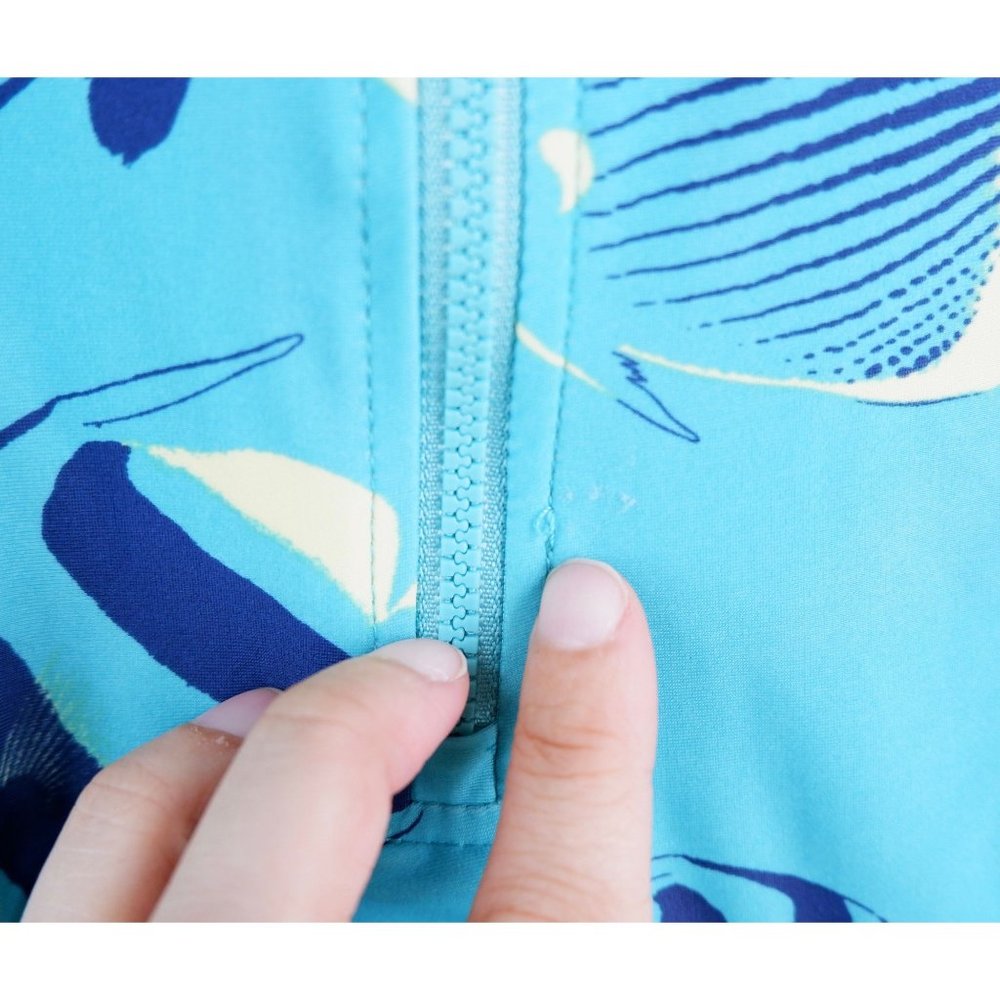 Tea Collection Fish Pattern Rashguard Swimsuit, size 6-9 months - Picture 7 of 8